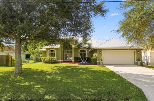 2326 SW WEBSTER Lane