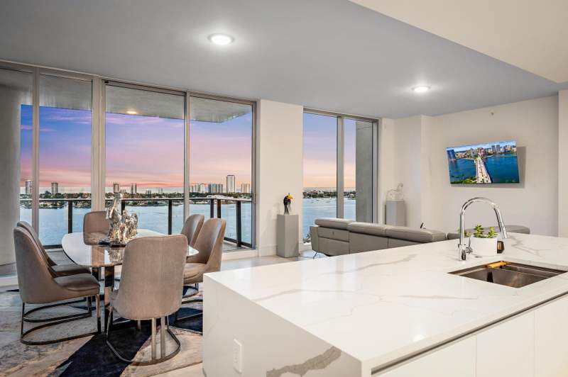 2 bedroom Condominium at 220 Lake Shore Drive #1802, Nautilus 220 Condo, Lake Park — photo 3
