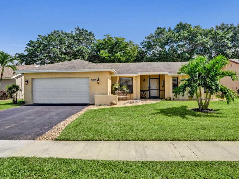 2 bedroom Single Family Residence at 18076 107th Avenue, Boca Chase, Boca Raton — photo 1