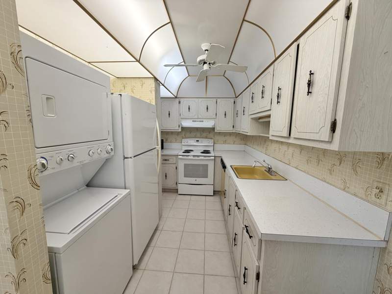2 bedroom Condominium at 1150 Mahogany Way #203, Pines Of Delray, Delray Beach — photo 3
