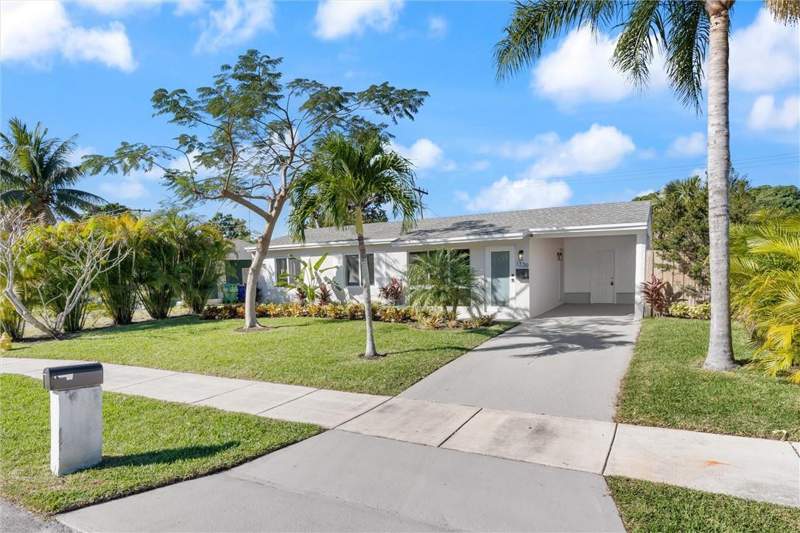 3 bedroom Single Family Residence at 1339 SW 46th Avenue, Broadview Park Sec 3, Fort Lauderdale — photo 3