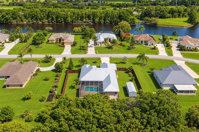 4 bedroom Single Family Residence at 138 SW East Danville Circle, Port St Lucie Section 37, Port St. Lucie — photo 2