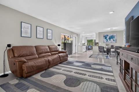 4322 Acacia Circle, Coconut Creek FL - photo 16 of 54
