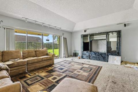 8800 Placid Terrace, Lake Worth FL - photo 7 of 38