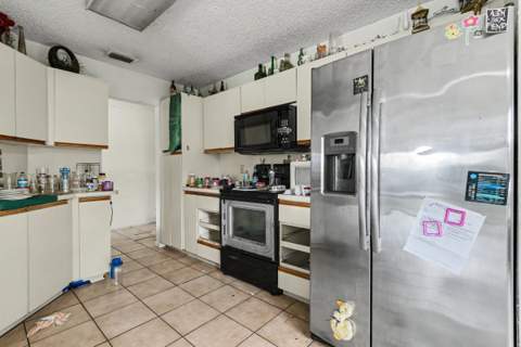 8800 Placid Terrace, Lake Worth FL - photo 10 of 38