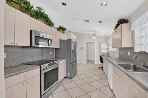 12640 Coral Lakes Drive, Boynton Beach FL - photo 16 of 96