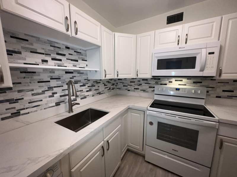 1 bedroom Condominium at 2555 NE 11th Street #508, Horizon House Condo, Fort Lauderdale — photo 1
