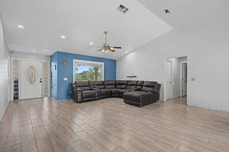 4 bedroom Single Family Residence at 426 SW Seaflower Terrace, Port St Lucie Section 13, Port St. Lucie — photo 4