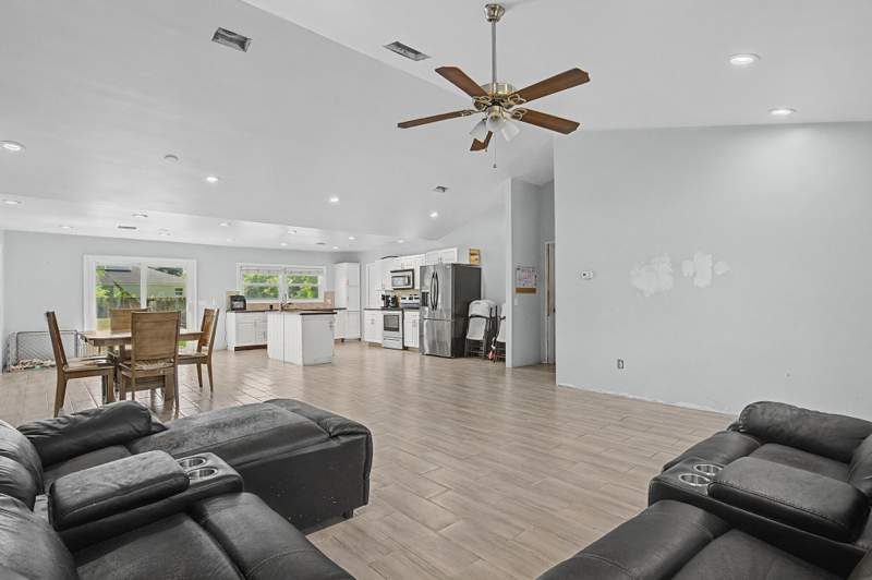4 bedroom Single Family Residence at 426 SW Seaflower Terrace, Port St Lucie Section 13, Port St. Lucie — photo 5