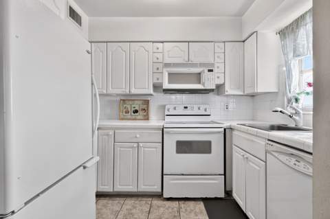 10084 N Meridian Way #3, Palm Beach Gardens FL - photo 10 of 41
