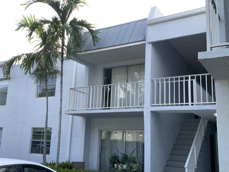 2 bedroom Condominium at 431 Executive Center Drive #206, Clear Lake Palms Condo, West Palm Beach — photo 1