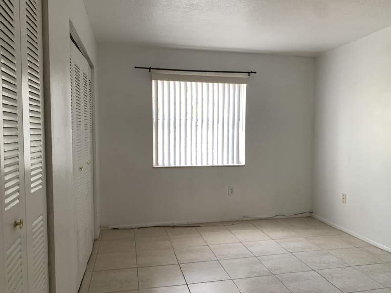 2 bedroom Condominium at 431 Executive Center Drive #206, Clear Lake Palms Condo, West Palm Beach — photo 5