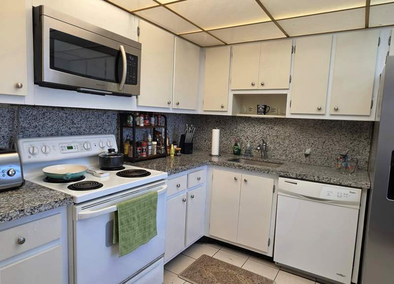 2 bedroom Condominium at 3510 Oaks Way #807, No 112 Palm-Aire Country Club, Pompano Beach — photo 4