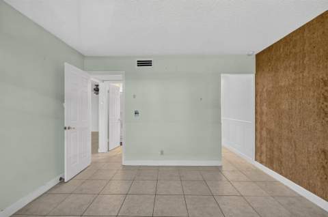130 Cypress Club Drive #313, Pompano Beach FL - photo 9 of 27