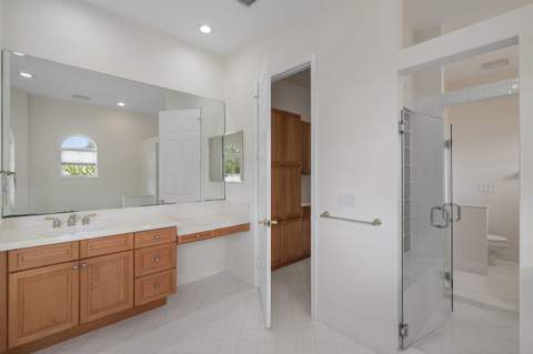 6395 Stonehurst Circle, Lake Worth FL - photo 18 of 44