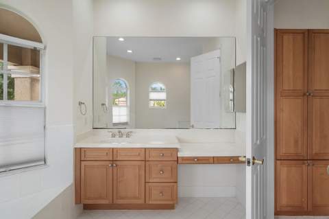 6395 Stonehurst Circle, Lake Worth FL - photo 16 of 44
