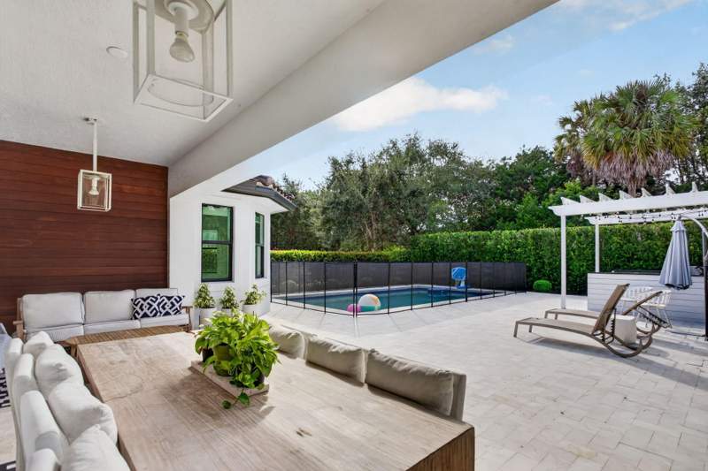 5 bedroom Single Family Residence at 8171 Canopy Terrace, Parkland Golf And Country Club, Parkland — photo 4