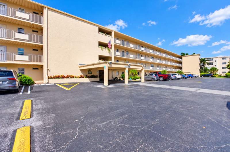 1 bedroom Condominium at 2615 NE 3rd Court #2130, Village Royale Greenwood Condo, Boynton Beach — photo 2