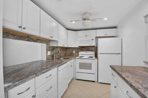 2615 NE 3rd Court #2130, Boynton Beach FL - photo 17 of 45