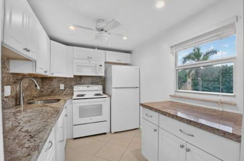 2615 NE 3rd Court #2130, Boynton Beach FL - photo 18 of 45