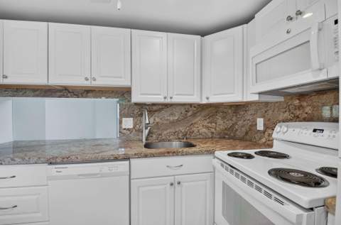 2615 NE 3rd Court #2130, Boynton Beach FL - photo 19 of 45