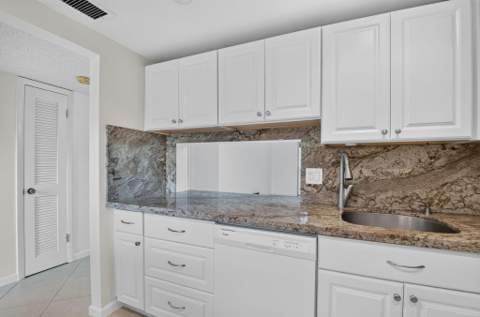 2615 NE 3rd Court #2130, Boynton Beach FL - photo 20 of 45