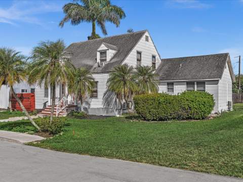 9 NW Avenue D, Belle Glade FL - photo 13 of 44