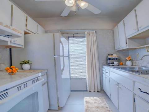 1118 Lake Terrace #215, Boynton Beach FL - photo 8 of 30