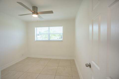 1420 9th Street, Lake Park FL - photo 11 of 15