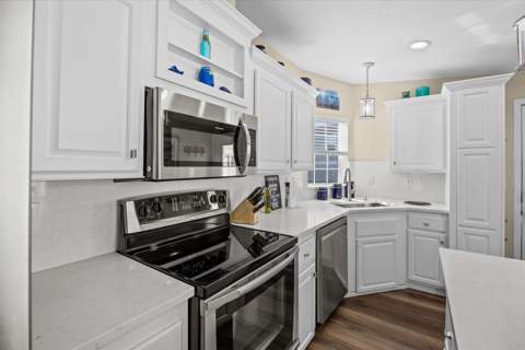 1092 Nettles Boulevard, Jensen Beach FL - photo 8 of 69