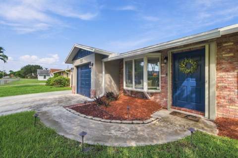 804 NW 10th Avenue, Boynton Beach FL - photo 8 of 35