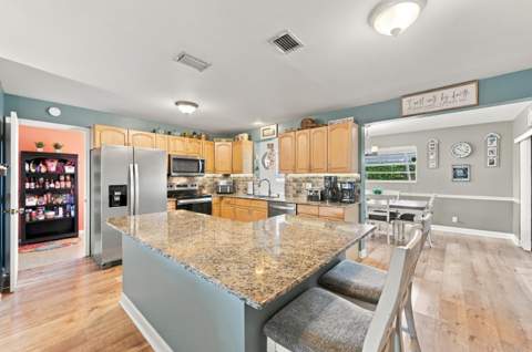804 NW 10th Avenue, Boynton Beach FL - photo 14 of 35