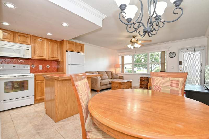 1 bedroom Condominium at 102 Coventry, Coventry Condo E, West Palm Beach — photo 5