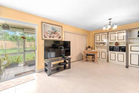 831 Salem Lane #A, Lake Worth FL - photo 9 of 18