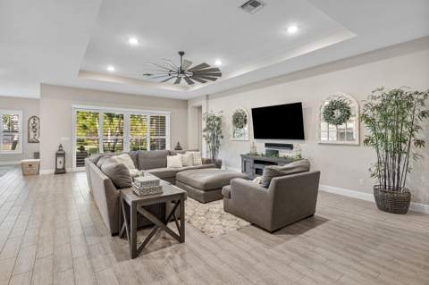 9197 Greenspire Lane, Lake Worth FL - photo 7 of 32