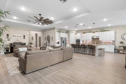 9197 Greenspire Lane, Lake Worth FL - photo 8 of 32