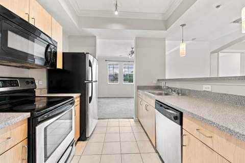 533 NE 3rd Avenue #202, Fort Lauderdale FL - photo 6 of 32