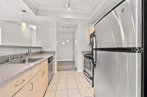 533 NE 3rd Avenue #202, Fort Lauderdale FL - photo 7 of 32