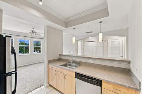 533 NE 3rd Avenue #202, Fort Lauderdale FL - photo 9 of 32
