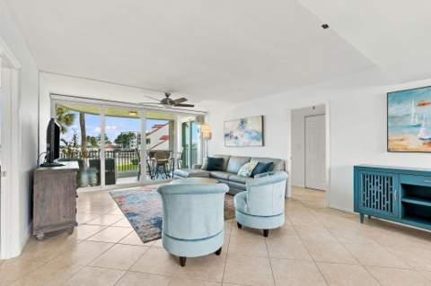 8200 Lakeshore Drive #2020, Hypoluxo FL - photo 7 of 49
