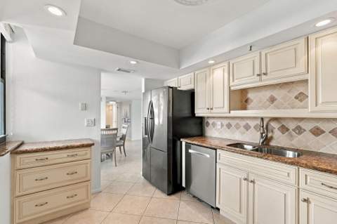 8200 Lakeshore Drive #2020, Hypoluxo FL - photo 21 of 49