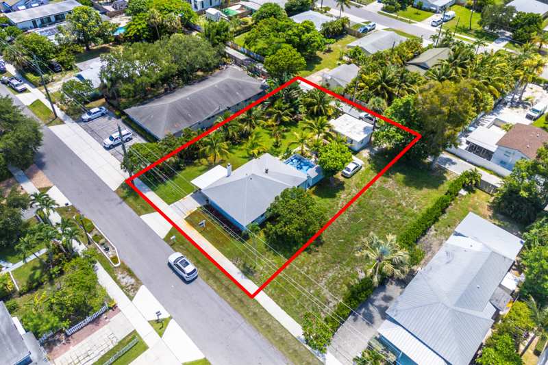 2 bedroom Single Family Residence at 320 SE 4th Avenue, Linns, Delray Beach — photo 1