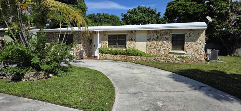 3 bedroom Single Family Residence at 2448 NE 13th Avenue, Collier Manor 4th Add, Pompano Beach — photo 2