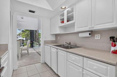 6800 Willow Wood Drive #906, Boca Raton FL - photo 13 of 45