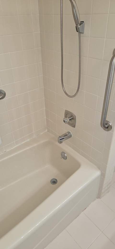 2448 NE 13th Avenue, Pompano Beach FL - photo 8 of 16