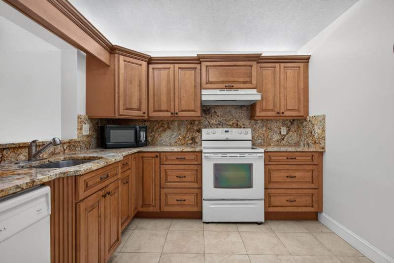 3 bedroom Condominium at 2073 Coral Ridge Drive #N205, Saxon Woods North Condo, Coral Springs — photo 2