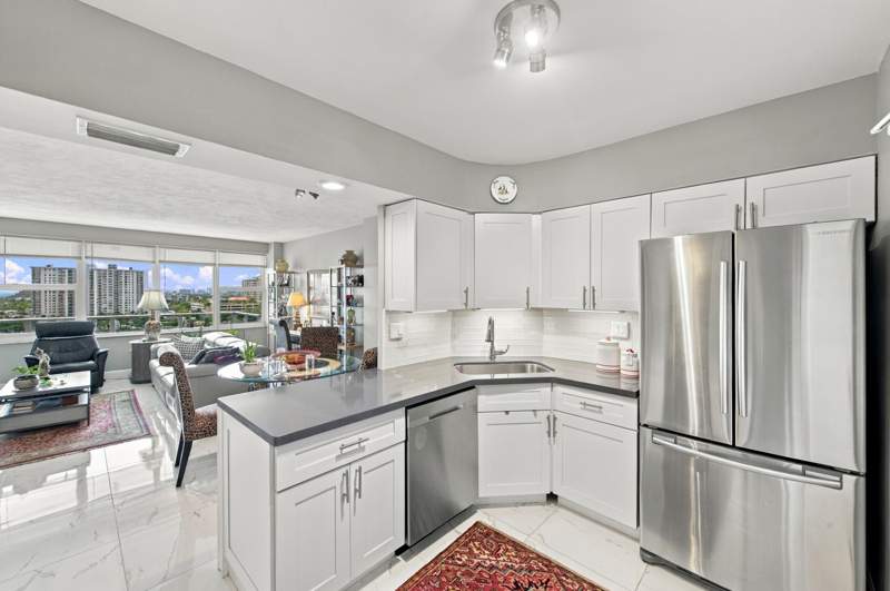1 bedroom Stock Cooperative at 3333 NE 34th Street #1120, Coral Ridge Towers South Co-Op, Fort Lauderdale — photo 4