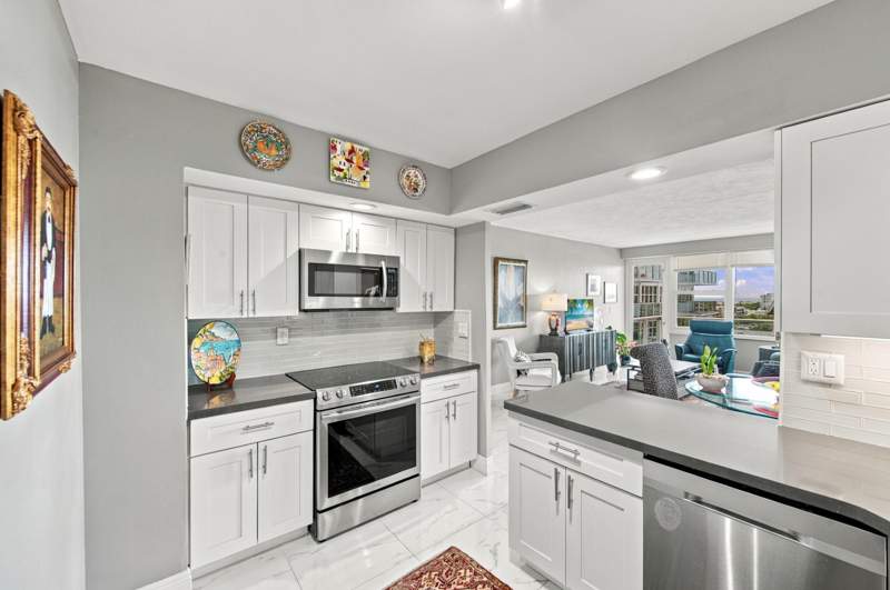 1 bedroom Stock Cooperative at 3333 NE 34th Street #1120, Coral Ridge Towers South Co-Op, Fort Lauderdale — photo 5