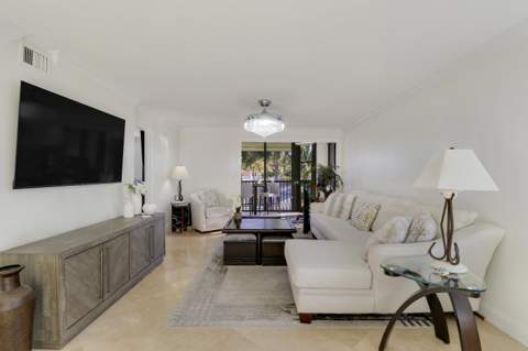 235 Bay Colony Drive, Juno Beach FL - photo 7 of 59