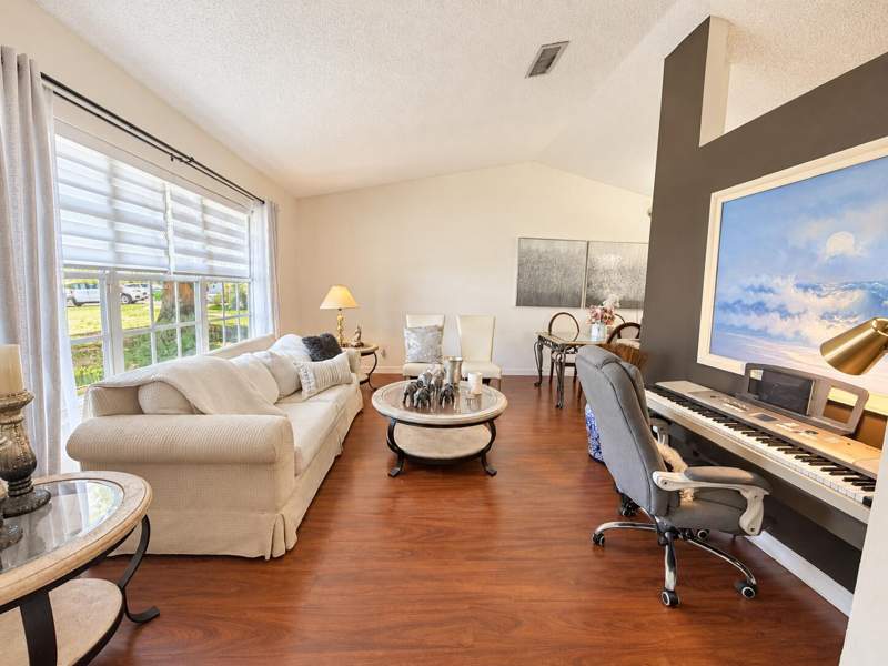 3 bedroom Single Family Residence at 1902 SW Aladdin Street, Port St Lucie Section 8, Port St. Lucie — photo 3